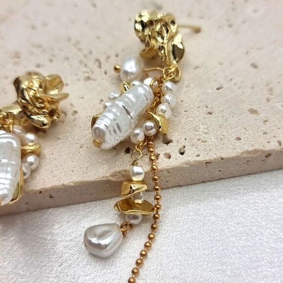 New ANTHRO Golden nugget pearl Dangling earrings - Picture 3 of 9